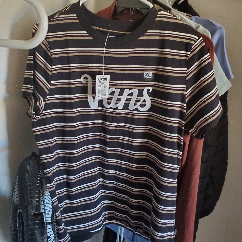 Boy's size xl brand new Vans shirt